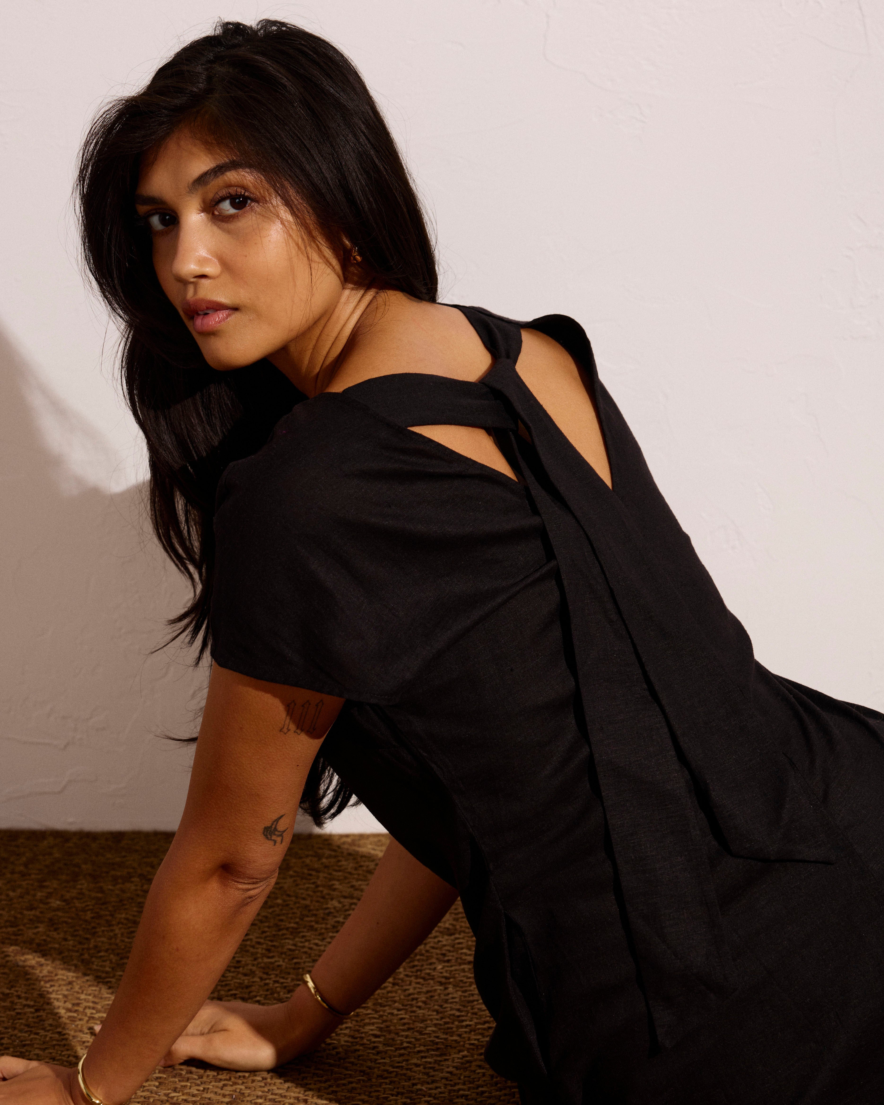 Louvre Bow Back Linen Dress - Black